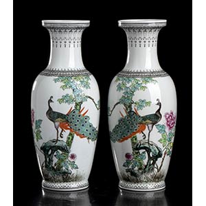 A PAIR OF PORCELAIN BALUSTER VASES WITH ... 