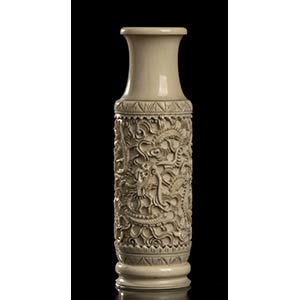 AN IVORY SMALL VASE
China, early 20th ... 
