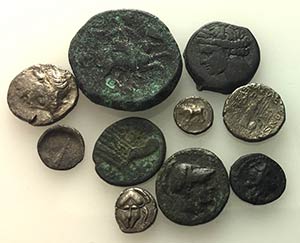 Lot of 10 Greek Æ and AR coins, to be ... 