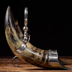 SNUFF HORN   A beautiful and rare ... 