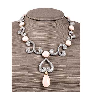 Gold, pink coral and diamonds necklace18 ... 