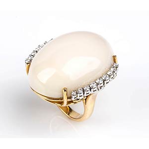 Gold, angel skin coral and diamonds ring18k ... 
