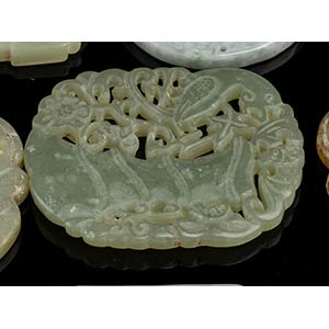 32 carved jade medaglions 29 ... 
