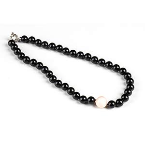 Onix, pink coral, silver necklaceonix beads ... 