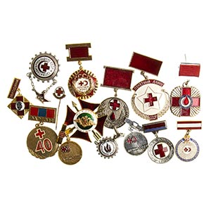 URSSLOT OF RED CROSS BADGESMETALS AND ... 