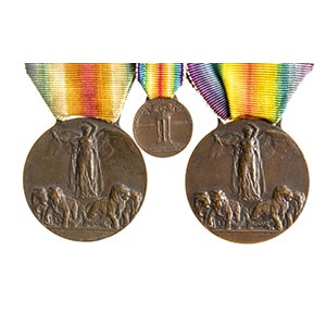 ITALY, KINGDOMTWO INTERALLED VICTORY MEDALS ... 