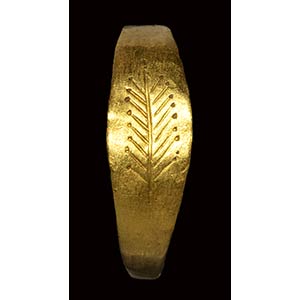 A roman gold ring engraved with palm ... 