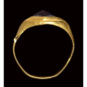 A roman gold ring set with a sugar ... 