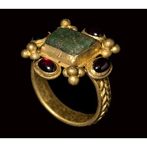 A late roman gold ring set with ... 