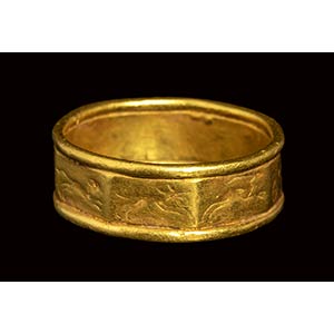 A late roman octogonal gold ring with ... 