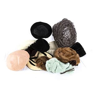 LOT OF 33 HATS1940-1960A lot of mixed ... 