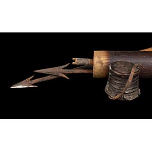 AFRICAN QUIVER WITH ARROWS AND ... 
