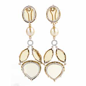 Pair of drop earrings with freshwater pearls ... 