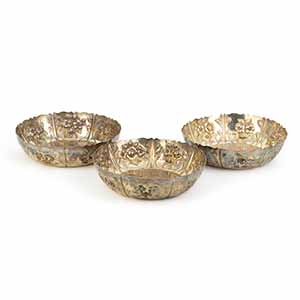 Three English sterling silver bowls - London ... 
