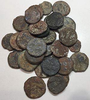 Lot of 30 Roman Republican Æ coins, to be ... 
