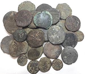 Lot of 27 Roman Republican Æ coins, to be ... 