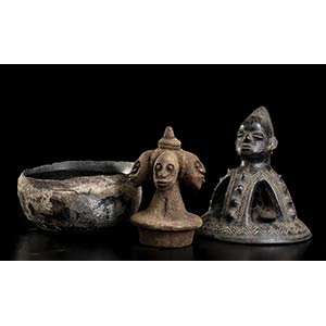 THREE POTTERY VESSELS Africa25 x 21,5 cm the ... 