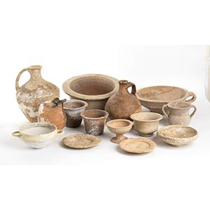 Group of fourteen Greek tablewares; 4th - ... 