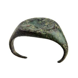 Hellenistic bronze Ring with ... 