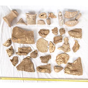 Collection of Greek terracottas Statuettes ... 