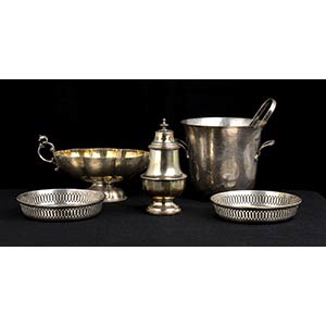 Lot of various objects in silver and ... 