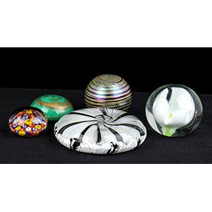 Lot of five murrine Various sizes One ... 