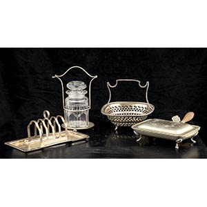 Four English silver-plated objects, 20th ... 