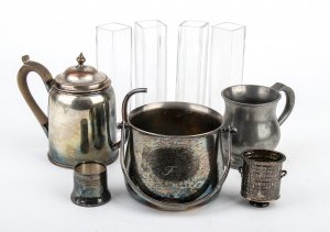 5 various objects in silver metal and ... 