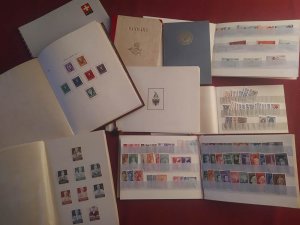 Europe, lot of 9 booklets which feature ... 