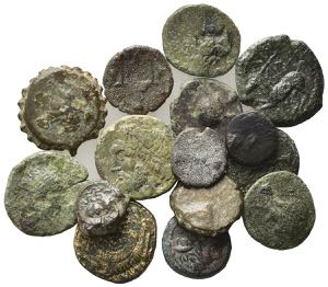 Lot of 15 Greek Æ coins, to be catalog. Lot ... 