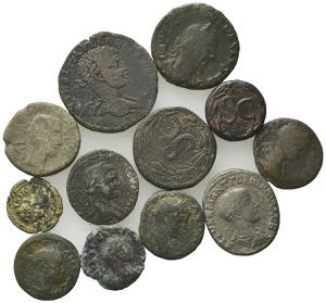 Lot of 12 Roman Provincial Æ coins, to be ... 