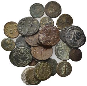 Lot of 25 Roman Imperial Æ coins, to be ... 
