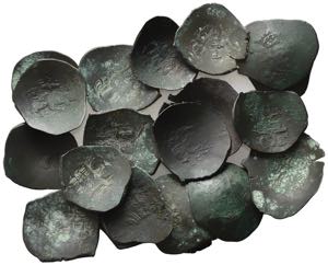 Lot of 21 Byzantine Æ Trachies, to be ... 