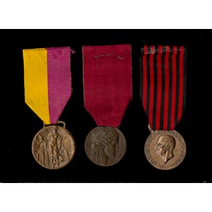 ITALY, KINGDOMLot of three medals, Albania, ... 