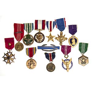 USALotto di 11 medaglie ed un distintivo da ... 