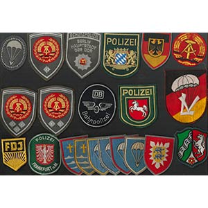 GDR / BRDLot of 70 patches and collar ... 