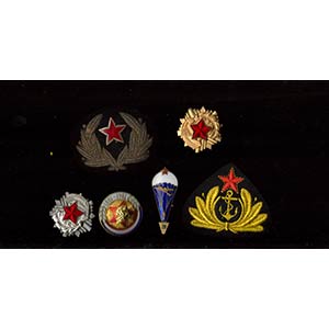 YUGOSLAVIALot of 5 badges and an URSS ... 