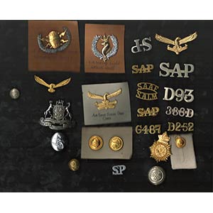 SOUTH AFRICALot of badgesVery good condition 