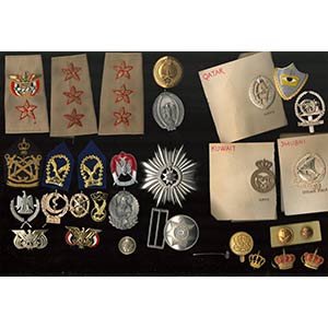 ARABIAN PENINSULA STATESLot of badges and ... 