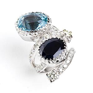 Contrary gold ring with aquamarine sapphire ... 
