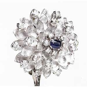 Diamond sapphire floral brooch18k ... 