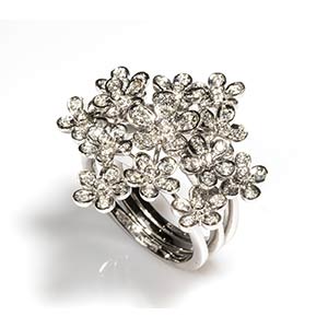 Tremblant flower motif diamond gold ring 18k ... 
