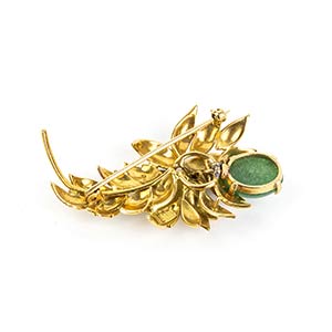 Gold floral brooch with aventurine ... 