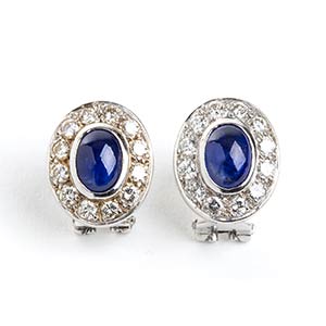Pair of blue sapphire diamond gold earrings ... 