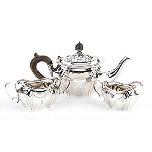 English Victorian sterling silver three ... 