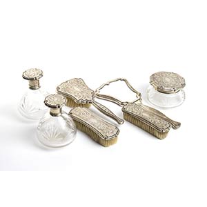 Italian silver and cut glass toilet set - ... 