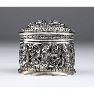 Oval silver box - Burma, 19th ... 