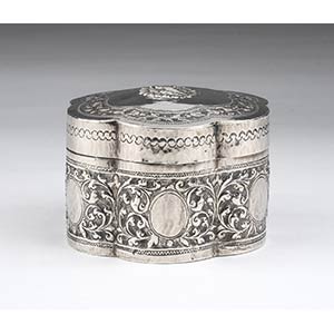 Polylobate silver box  - Burma, 19th ... 