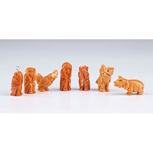 7 carved cerasuolo coral small animals ... 