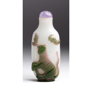 Overlay glass snuff bottle;XX century; 7,2 ... 